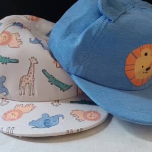 2 casquettes 6-12 mois