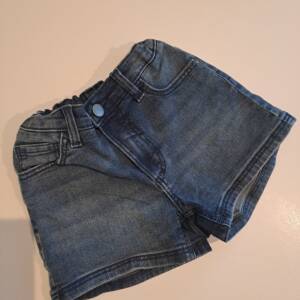 Short HEMA 7-8 ans