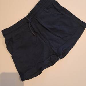 Short HEMA 7-8 ans
