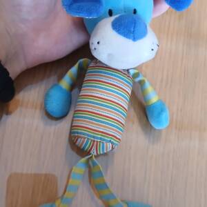 Peluche chien voiture