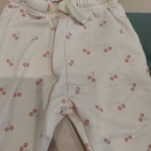 Pantalon jogging cerise 12m Ptits cailloux 6-12 mois
