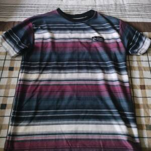 Tshirt a lignes 11-12 ans