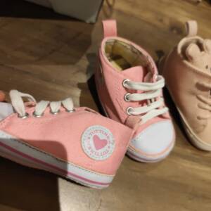 Converse rose 6-12 mois