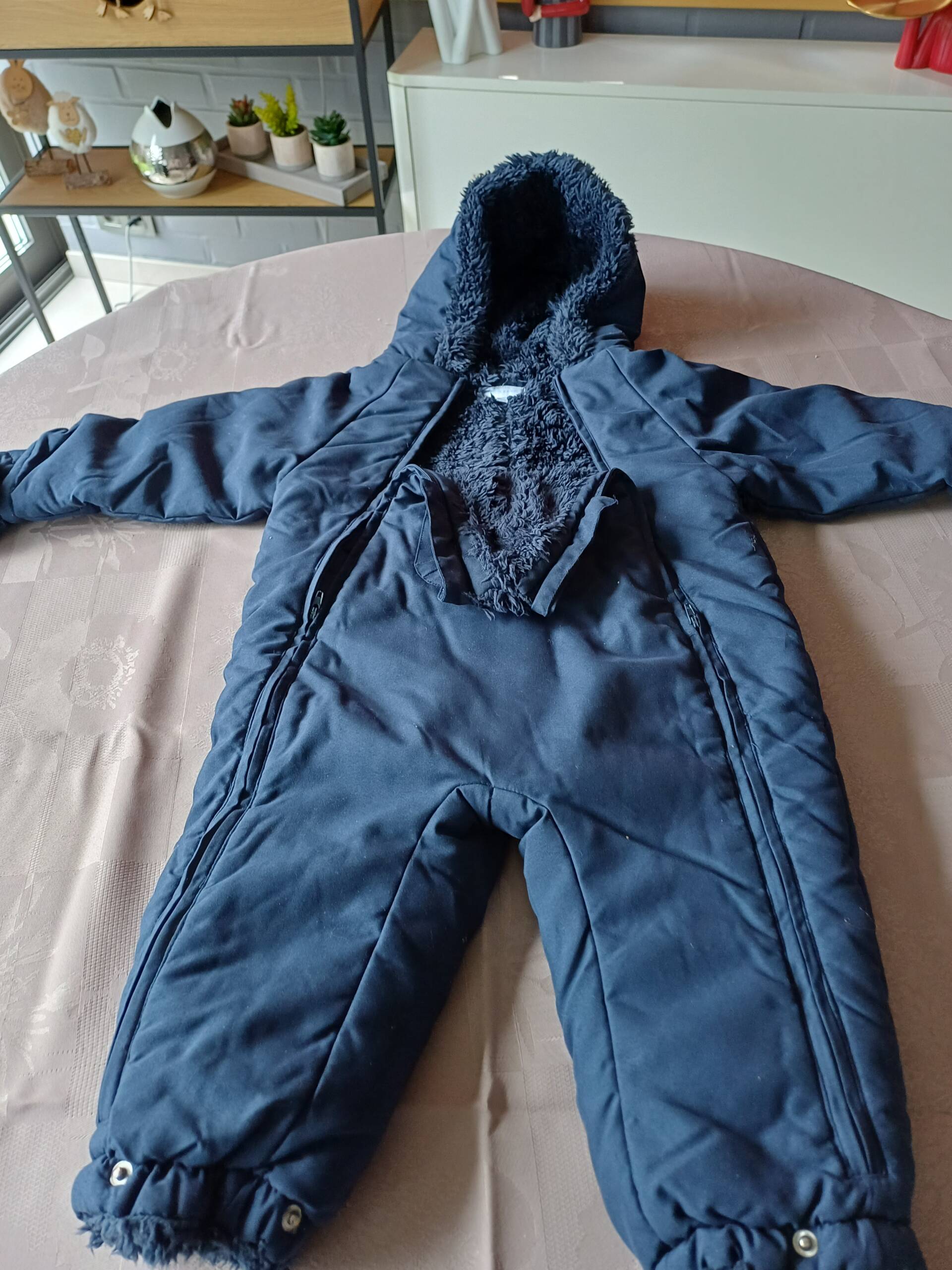 Combi avec capuche fourrée 18-24 mois