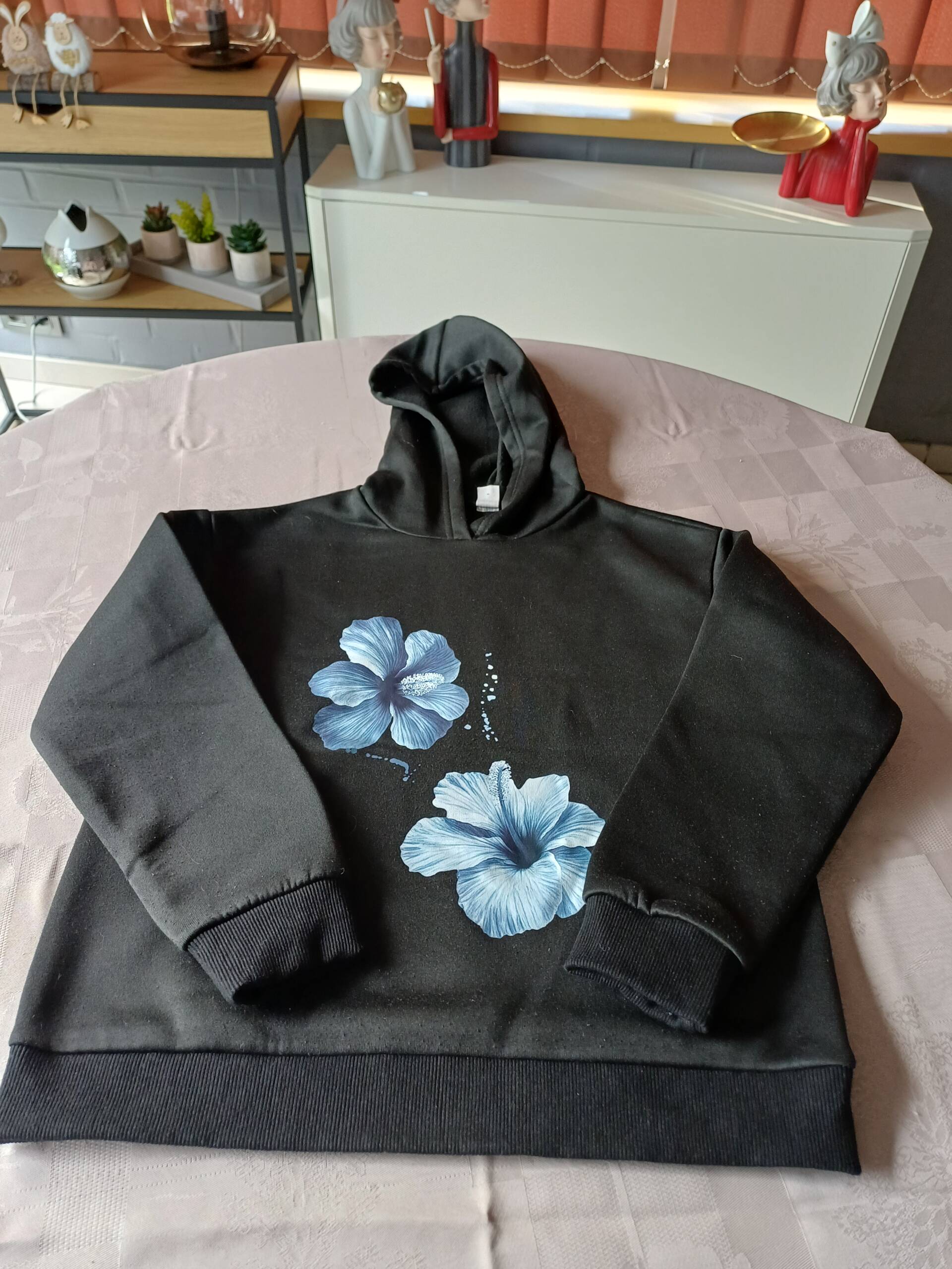 Sweet à capuche Shein 11-12 ans
