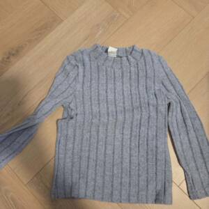 Pull gris 5-6 ans