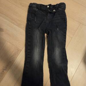 Pantalon noir 5-6 ans