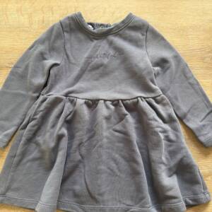 Robe grise grateful