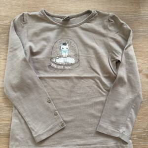 Pull avec chat sous globe