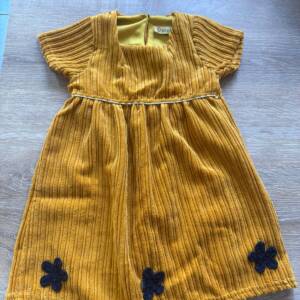 Robe moutarde