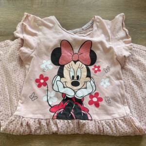 Robe rose, pailletée avec Minnie