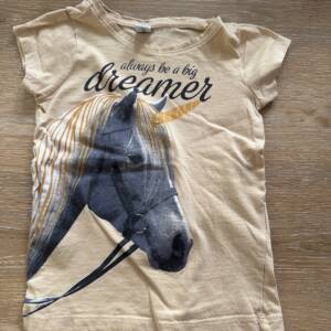 T-shirt beige avec licorne