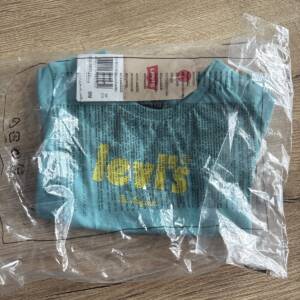 T shirt levis bleu 6mois avec étiquette Levi's