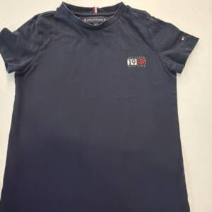 T shirt - 6 ans - Tommy Hilfiger - bleu chiffre 1985 Tommy Hilfiger 5-6 ans