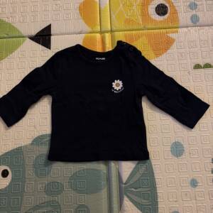 Pull fin noir fleur blanche Kiabi 54 cm 1 mois Kiabi 0-3 mois