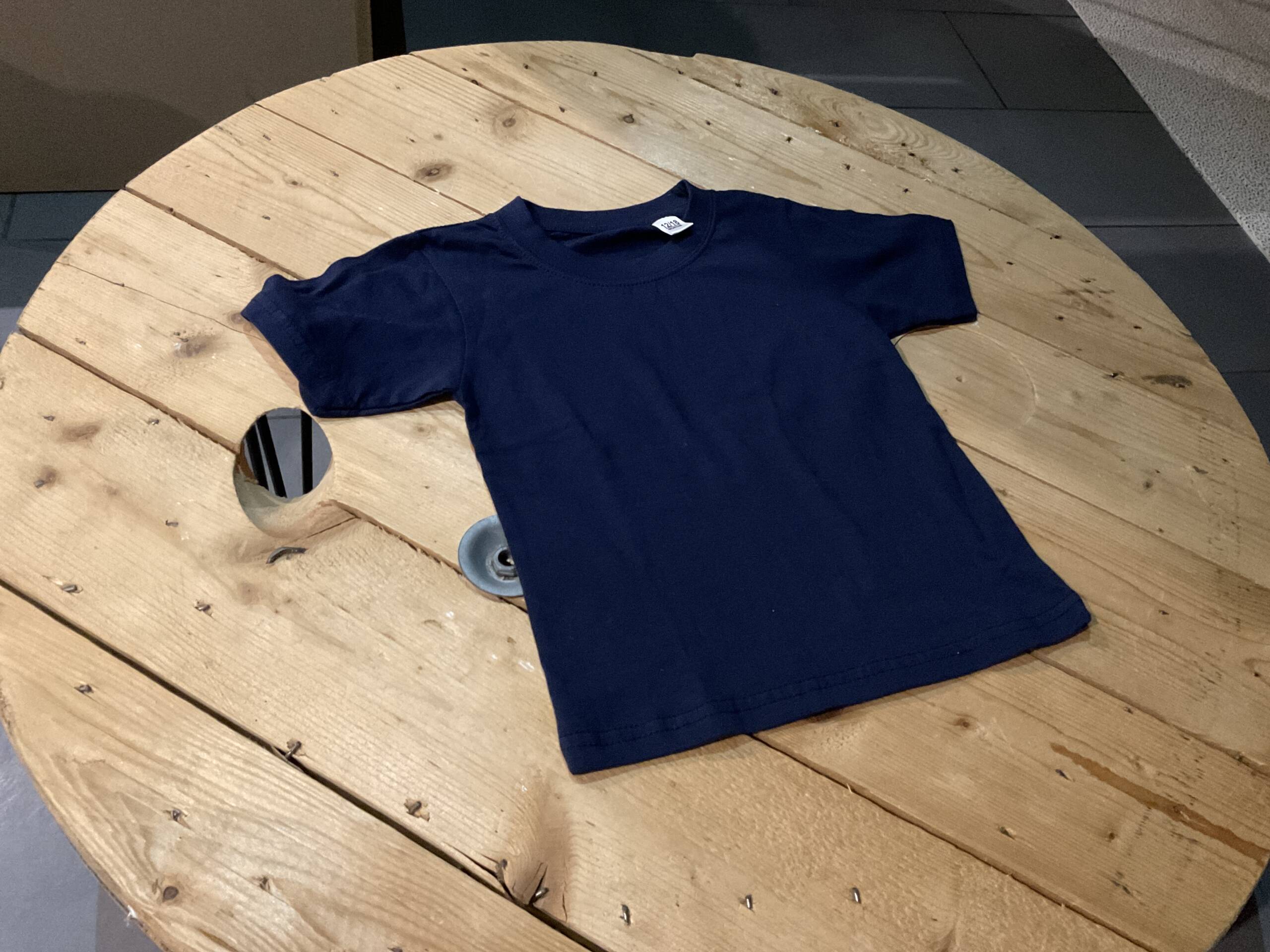 T-shirt bleu marine Sans marque 18-24 mois