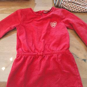 Robe rouge tape a l oeil taille 3 ans
