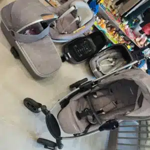 Poussette trio stella + siège auto et base isofix maxi cosy