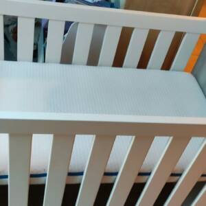 Lit bébé évolutif + matelas Quax